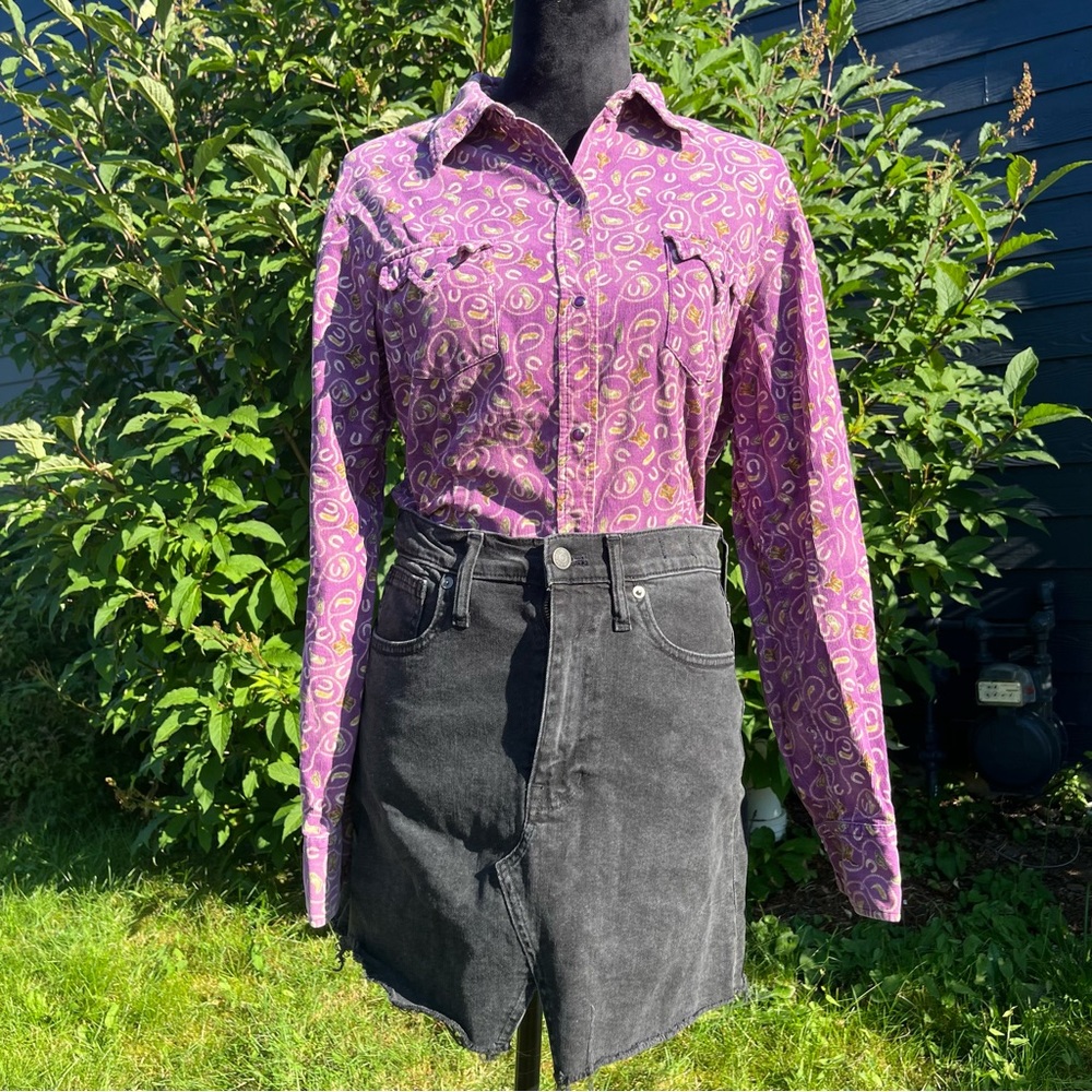 Shyanne pearl snap western shirt cordoroy with cowboy hats horseshoes size large